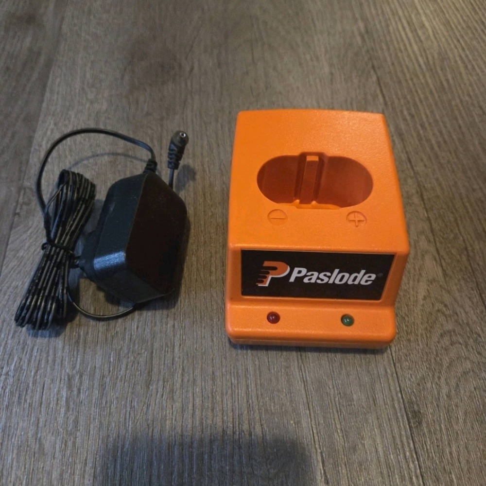 Genuine Paslode Ni-Cad Battery Charger for Paslode Oval and Stick  Model 900200D